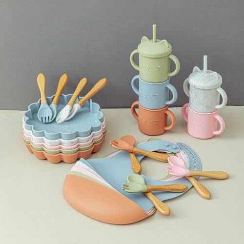 Baby Silicone Bowl Feeding Set Waterproof Non-slip Fork Spoon Bib Breakfast Feeding BPA Free Baby Tableware Supplies