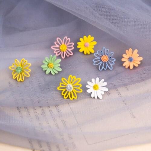 QiLuxy New Fashion Hollow Sweet Daisy Flower Stud Earrings for Women Girl Cute Asymmerty Korean Earrings Statement Jewelry Gifts