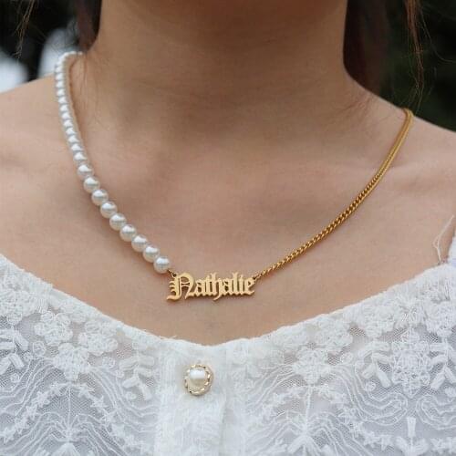 Old English Style Choker Pearl Necklace Personalized Name Necklaces Women Boho Jewelry BFF Gift Curb Chain Collares Para Mujer