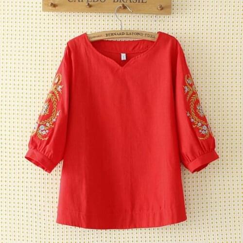Plus Size Short-Sleeved T-Shirt Floral Embroidery 3/4 Sleeve Shirts