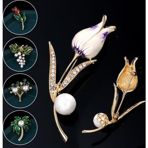 Vintage Enamel Pearl Brooch Fashion Plant Flower Suit Pin Rhinestone Inlaid Badge Fashion Wedding Party Womens Jewelry Brooches
