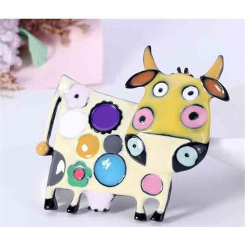 Cute Cartoon Cow Brooch Alloy Dripping Animal Pins Fashion Clothing Accessories 2021 New