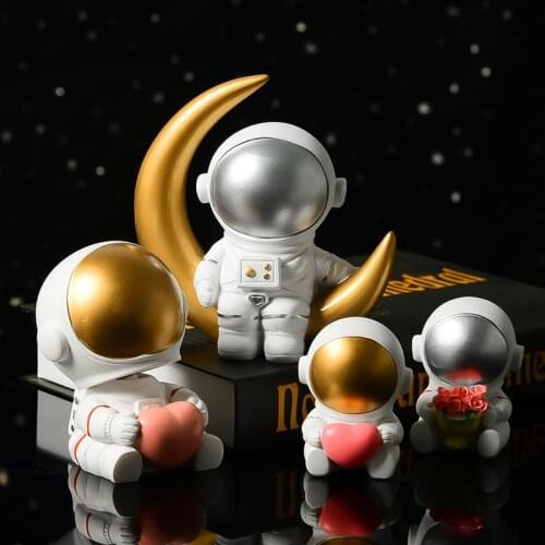 Resin Space Astronaut Ornaments Modern Home Bookcase Desktop Decoration Creative Birthday Gift Spaceman Sculpture Statue Model
