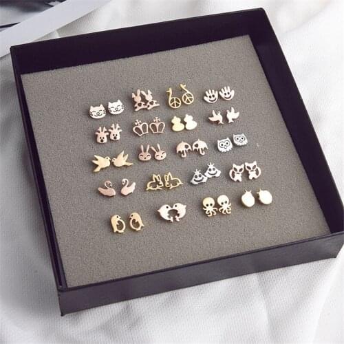 RONGQING 100pcs/lot High quality Animal Stud Earrings Random Delivery Creative Animal Earrings Women Promotional Gifts