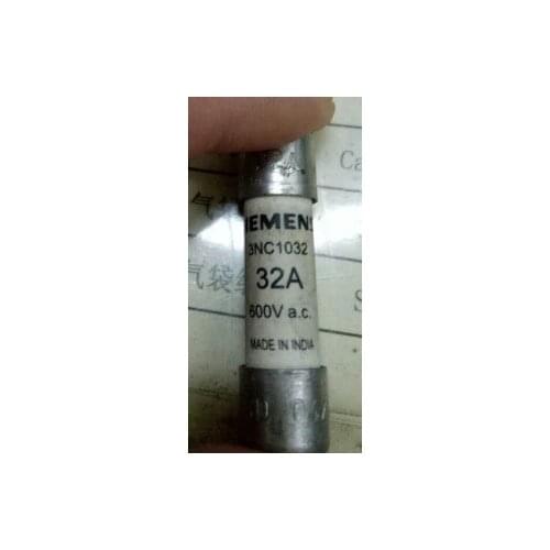 Fuses: 3NC1032 32A 600Vac / 3NC1003 3A / 3NC1006 6A / 3NC1008 8A aR 10*38