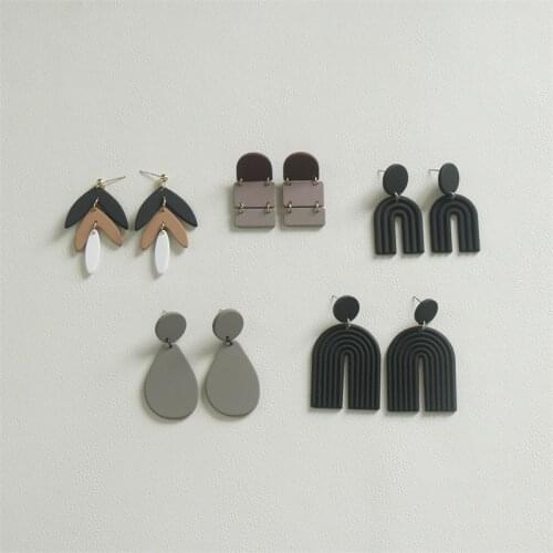 AOMU Fashion Geometric Irregular Acrylic Drop Earrings for Women Autumn Ainter Dark Series Dangle Earrings Jewelry Gift 2021 New