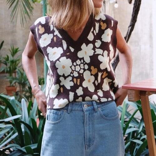 Dourbesty y2k Sweater Vest Flowers Patterns V-Neck Sleeveless Form-Fitting Women Autumn Knitted Tops Vintage Grunge Clothes