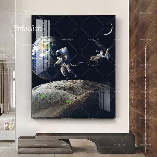 1 Pieces Astronaut On Space Cool Wall Artworks For Modern Home Decoration HD Spray On Canvas Paintings Living Room Wall Pictures