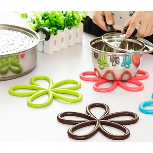 Simplicity Plum Blossom-Shaped Anti-Scalding Heat Insulation Mat Non-Slip PVC Pot Mat Placemat Household Kitchen Supplies