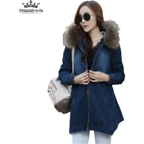 2019 New Winter Women lambs Wool Jean Coat Super Warm Fur Collar Hooded Jeans Coat Thick Warm Denim Jacket Outerwear Y424