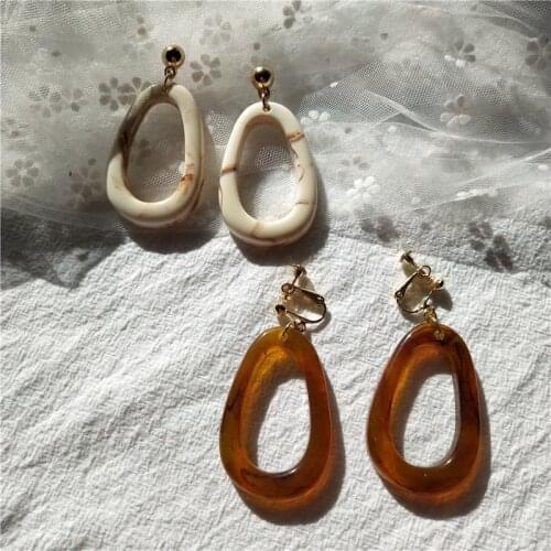 UJBOX 2018 Japanese Geometric Oval Resin Earrings Acetate Statement Earrings No Ear Hole Earrings Factory Wholesale E294