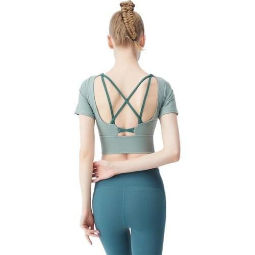 2021 Yoga Gym Top Short Sleeve Fitness T Shirt Workout Sport Running Sport Tee Gym Fitness Top With Chest Pad