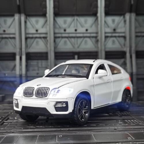 Die Casts Electronic Model Cars Static Alloy Business Car Birthday Gift 1:32 X6 Toys for Children Home Decor