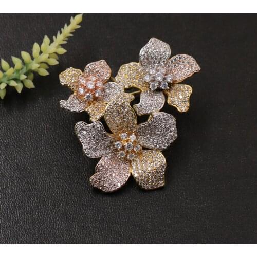 Lanyika Fashion Jewelry New arrival Fortunate Flower Brooch Pendant Dual Use for Banquet Micro Paved Luxury Bridal Gift