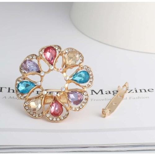 Fashion Rhinestone Crystal Flower Brooches Scarf Clip Buckle Holder For Women Gift Wedding Bridal Party Bouquet Brooch Pin Decor