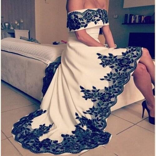Robe de soiree 2021 Dubai Arbaic High Low Prom Dresses Sexy Off the Shoulder White and Black Lace Appliques Party Evening Gowns
