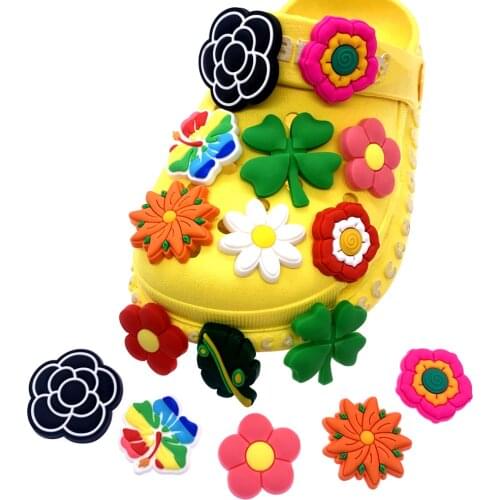 100PCS Wholesale Cartoon Plant Croc Jibz Decoration Wristband Backpack Accessories For Kids X-Mas Gifts PVC Flower Shoes Charms