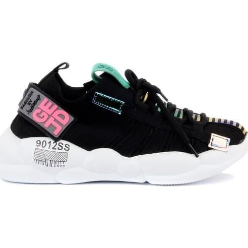 Moxee-Black Laced Women Sneaker