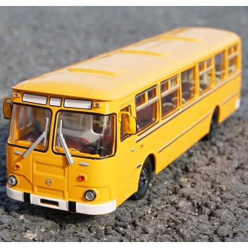 Die Casts Collectible 1:43 Model Cars Static Alloy Vintage Car Birthday Gift 77M Russia bus Toys for Children in box