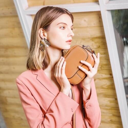 Womens bag female genuine leather Fashion Real Cow Leather women bag Preppy Style Girl Messenger Bags Circular Solid bags