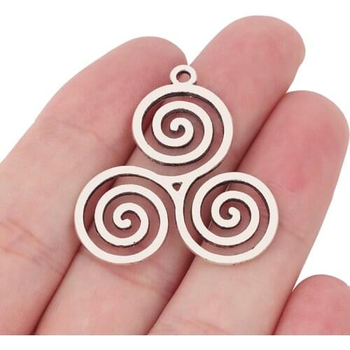 10 x Tibetan Silver Triskele Triskelion Triple Spiral Celtics Knot Charms Pendants for Jewelry Making 35x33mm
