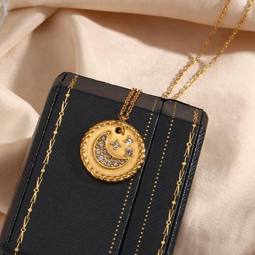 2021 New Stainless Steel PVD Plating Blingbling Zircon Moon Star Paved Round Coin Necklace Womens Gold Star Pendant Necklace