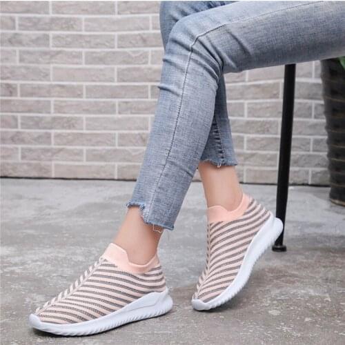 Hot Sale Flying Woven Rhinestone Womens Shoes Flat Bottom Breathable Casual Net Shoes Fashion Socks Shoes Women Sports Shoes
