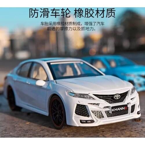 1/24 Toyota Eighth Generation Camry Metal Die Cast Toy Car Alloy Collection Pull Back Sound Light Model Vehicle For Kids Toys