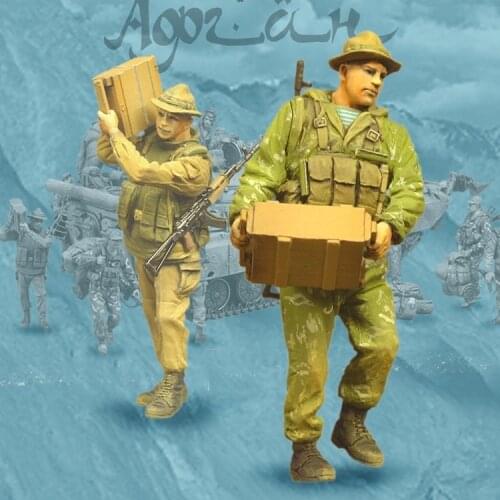 1/35 Resin Model figure GK Soldier Soviet Air Force Scout with cartridge boxes Military theme Unassembled and unpainted kit