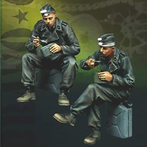 1/35 Raubtierfuetterung 2 People Resin kit soldiers GK Military subject matter of WWII Scene combination Uncoated No colour