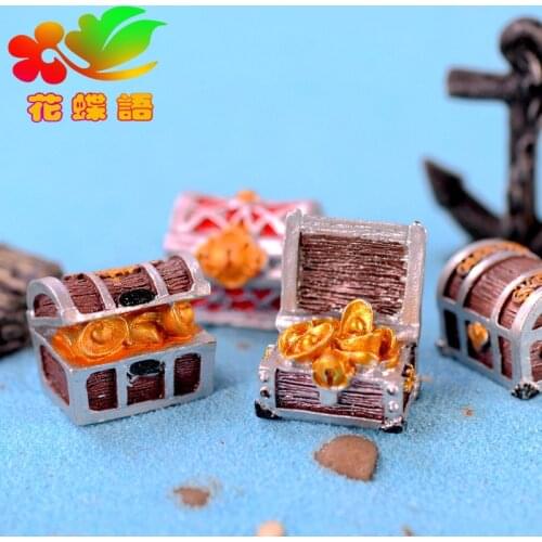 ZOCDOU 1 Piece Treasure Chest Box Adventure Gaming Gold Bag Sea Pirate Model Small Statue Figurine Crafts Ornament Miniatures