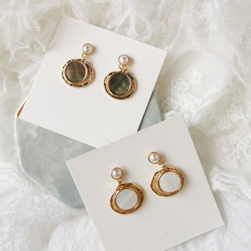Earrings for women Circular shell earring aestheticism fashion pearl senior feeling fresh and joker earrings Birthday party