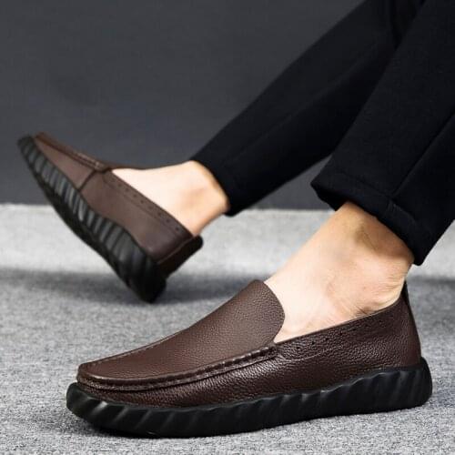 New Fashion Mens Loafers Genuine Leather Mens Shoes Casual Flats Light Breathable Luxury Driving Shoes Men Handmade Summer Shoe