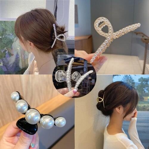 Fashion Elegant Pearl Hair Claw Simple Acrylic Hollow Metal Barrettes For Women Geometric Headwear Disk Hair Clips Accessories