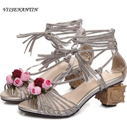 Womens Retro Wedding Shoes Summer New Products Sheepskin Insoles Flower Metal Square Heel Cross Strap Fish Mouth Sandals