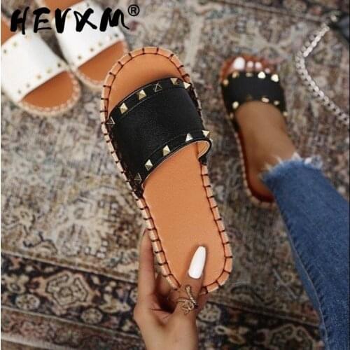 2021 Summer Beach Slippers Solid Color Open Toe Rivet Flat Sandals Outdoor Casual Fashion Womens Shoes Plus Size 43