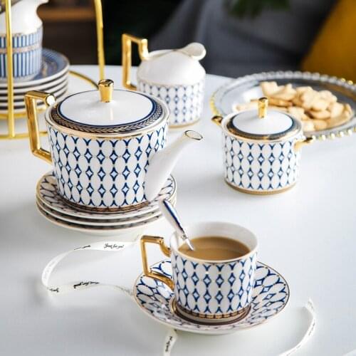 Bone China Coffee Set 21pcs North-Europe Style Teaware Creative Coffee Cups And Saucers Tea Pots Milk Sugar Drinkware Gift