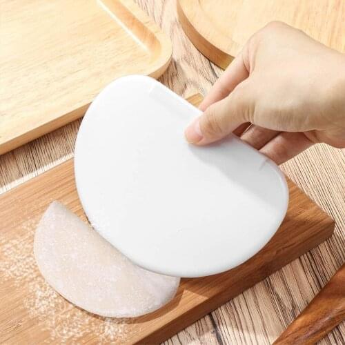 Plastic D Shape Dough Pizza Pastry Slicer Blade Cake Bread Pasty Scraper Blade Kitchen Tool for Bread Making & Cake Decorating