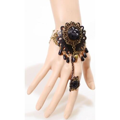Heart Charm Gothic Lace Bracelet for Women Big Alloy Metal Flower Bangle Statement Wristband Dangle Pendant Jewelry