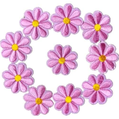 10PCS Embroidered Sew Iron On Patches Pink Flowers Badges Daisy 4CM For Bag Jeans Hat T Shirt DIY Appliques Craft Decoration