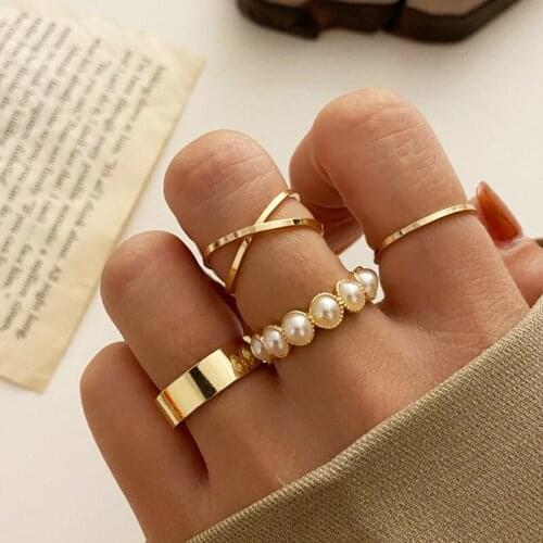 2021 New Retro Inlaid Pearl Korea Ring for Women Four-piece Fashion Womens Party Wedding Ring Jewelry Set Accessories