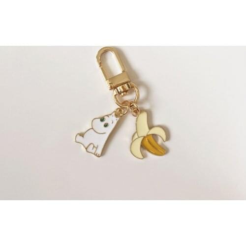 CHUNOU Banana Bear Key chain Cute Metal Bag Car Accessories Keychains keyring For Girls Women Pendant Promotional Gift Trinket