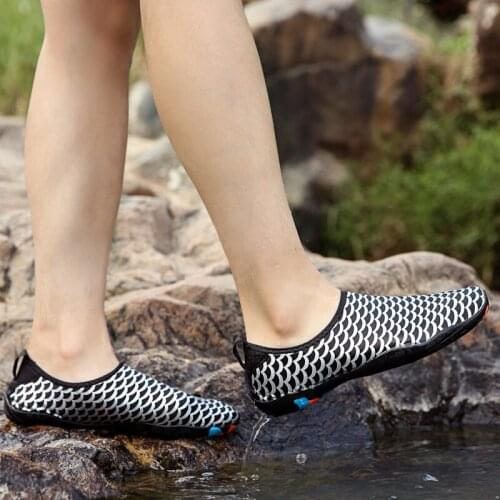 2022 Unisex Beach Water Shoes Seaside Slippers Surf Upstream Light Sports Water Shoes Sneakers Quick-Drying Swimming Aqua Shoes5