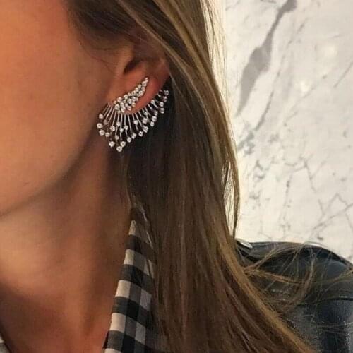 1pcs New Ladies Fashion Creative Retro With Leaves Asymmetrical Ear Nail Womens Temperament Sweet Simple Earrings