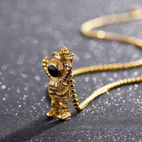 Punk Hiphop Astronaut Pendant Necklace Gold/Silver Color Stainless Steel Street Hipsters Spaceman Necklace For Men Women Jewelry