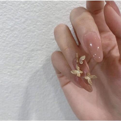 24pcs/Set Cute Gold Butterfly Fake Nails Pre-design Round Nude Pink Full Cover Artificial Nail Decoration Art Tips with Glue