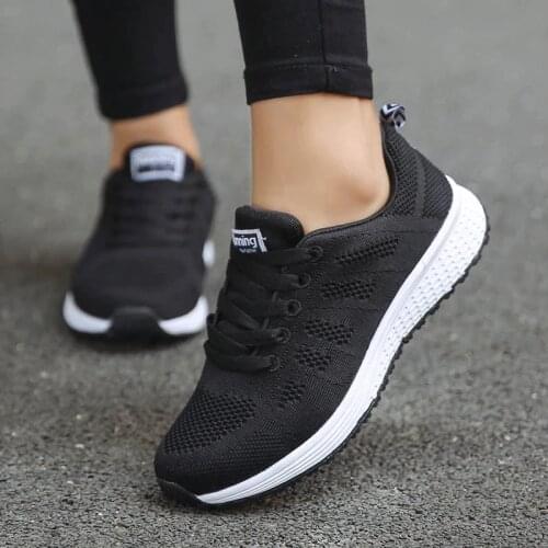 Sneakers Women Summer Flat Women Shoes Breathable Light Woman Sneaker Outdoor Vulcanize Shoes Large Size Ladies Casual Shoes
