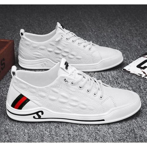 Spring and autumn mens board shoes casual leather shoes 2021 new breathable white shoes McQueen mens shoes