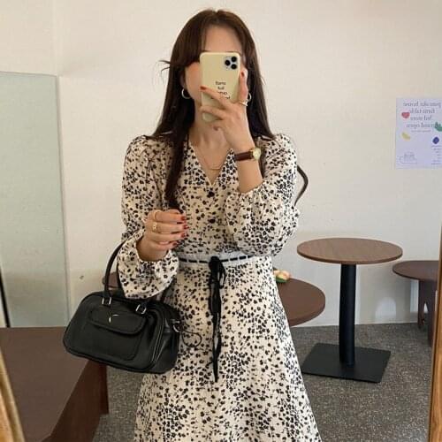 One-Piece Korean Chiffon Dress Fall 2020 V-Neck Long Sleeve Floral Slim Waist Irregular Fish Tail Edges Dress WomenS Long Dress