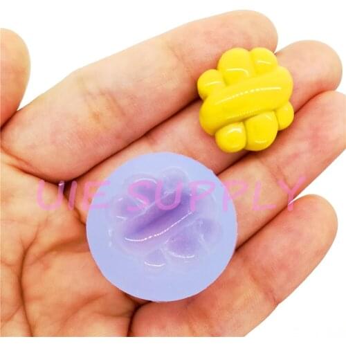 BYL492U 21.2mm x 20.6mm Gourd Shaped Earrings Silicone Mold Fondant Cake Decoration Candy Resin Clay Earrings Necklace Craft